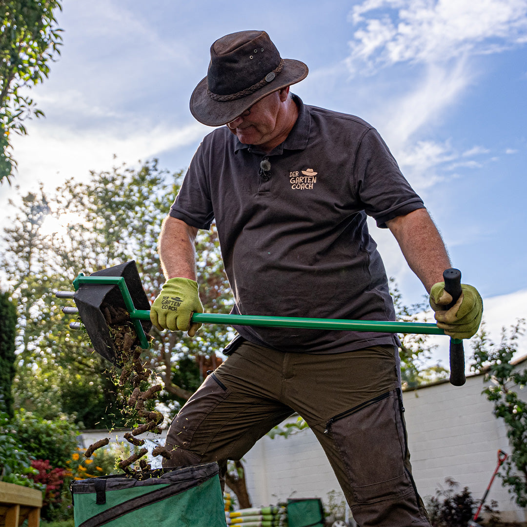 
                  
                    Rasenpflege Gartencoach Belüftung Rasen
                  
                